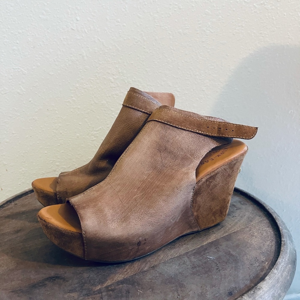 Kork Ease | Nero Open Toe Wedge Bootie